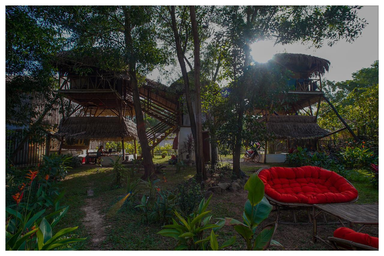 Mama Clares Hotel Sihanoukville Bagian luar foto